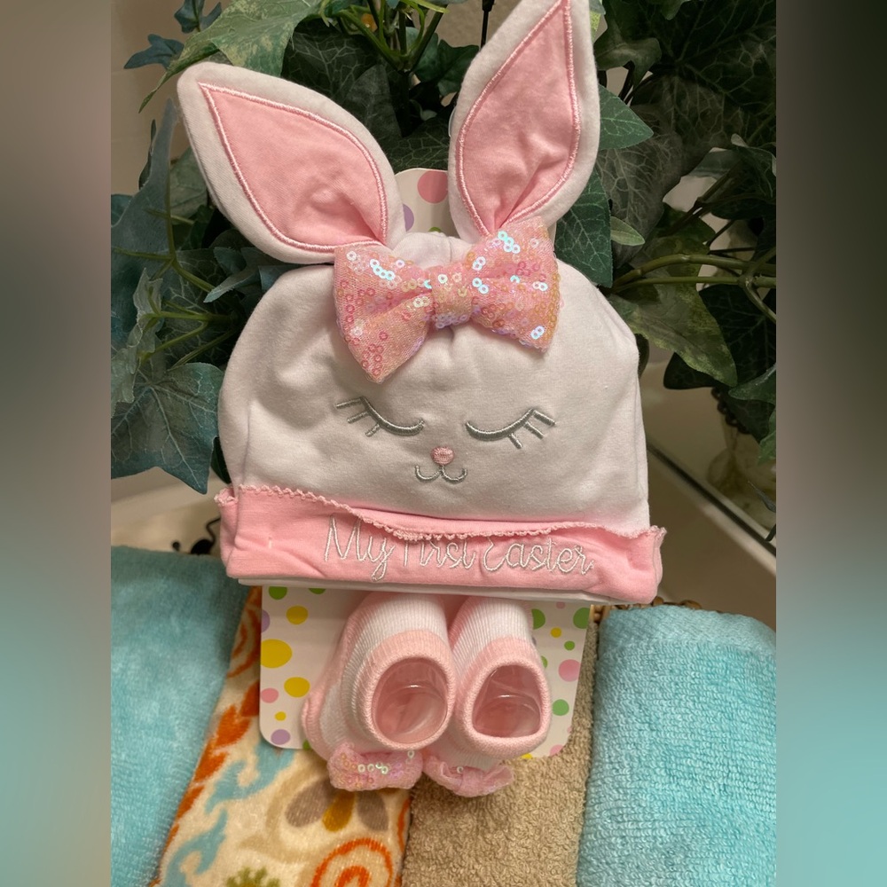 NWT Baby Pink Socks with Sequin Bow Bunny Cap 2 pc Set Pink & White SZ:0-12 NEW